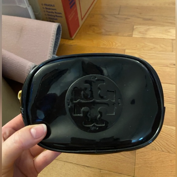Tory Burch Handbags - Tory Burch Makeup Bag